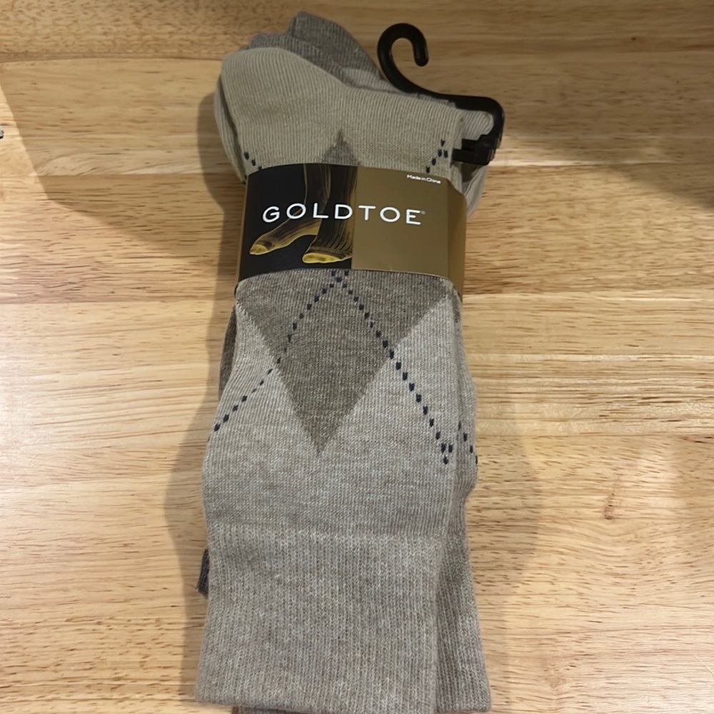 5 for $25!  Gold Toe NWT men's fashion crew socks.  Pack of 3.